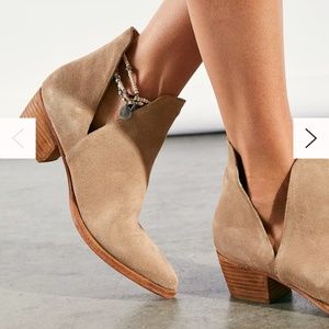 ‼️SALE‼️ Free People Charm Double V Ankle Suede Ankle Boots